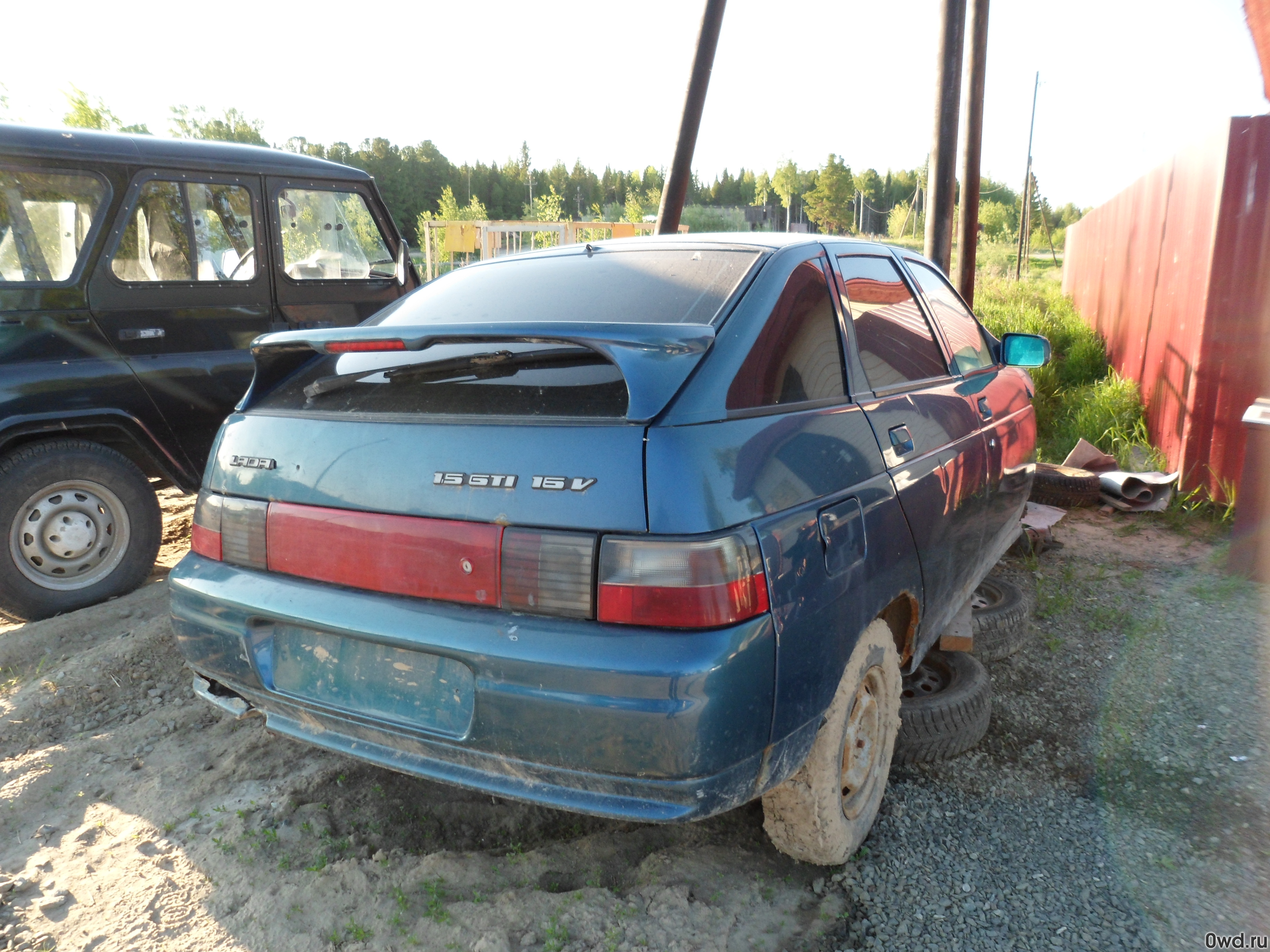 Битый автомобиль LADA (ВАЗ) 2112 (2004) в Ханты-Мансийске